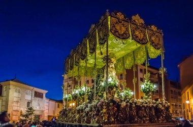 Geleneksel İspanyolca kutsal hafta alay sokaklarda Palencia, İspanya
