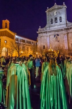 Geleneksel İspanyolca kutsal hafta alay sokaklarda Palencia, İspanya