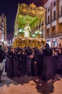 Geleneksel İspanyolca kutsal hafta alay sokaklarda Palencia, İspanya