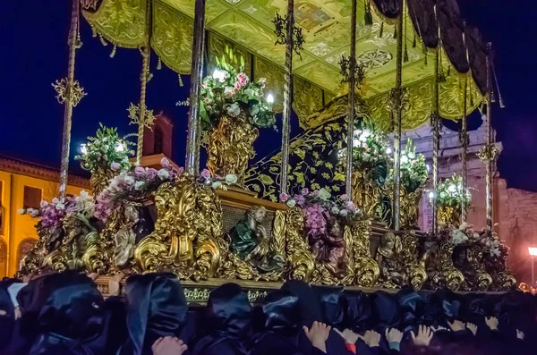 Procissão tradicional da Semana Santa Espanhola nas ruas de Palencia, Espanha — Fotografia de Stock