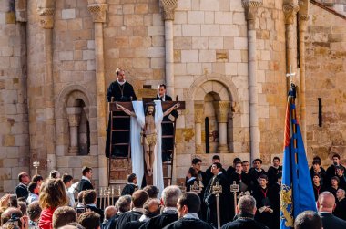 Zamora, İspanya - 25 Mart 2016: Geleneksel İspanyolca kutsal hafta (Semana Noel Baba) alay üzerinde Kutsal Cuma sokaklarda Zamora (Castilla y Leon), İspanya