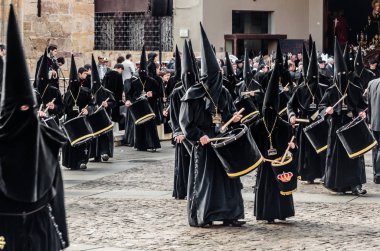 Zamora, İspanya - 25 Mart 2016: Geleneksel İspanyolca kutsal hafta (Semana Noel Baba) alay üzerinde Kutsal Cuma sokaklarda Zamora (Castilla y Leon), İspanya