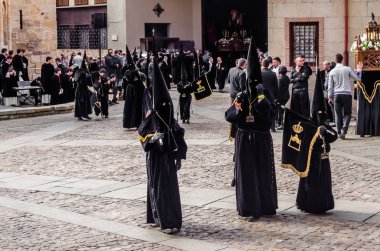 Zamora, İspanya - 25 Mart 2016: Geleneksel İspanyolca kutsal hafta (Semana Noel Baba) alay üzerinde Kutsal Cuma sokaklarda Zamora (Castilla y Leon), İspanya