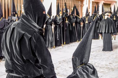 Zamora, İspanya - 25 Mart 2016: Geleneksel İspanyolca kutsal hafta (Semana Noel Baba) alay üzerinde Kutsal Cuma sokaklarda Zamora (Castilla y Leon), İspanya