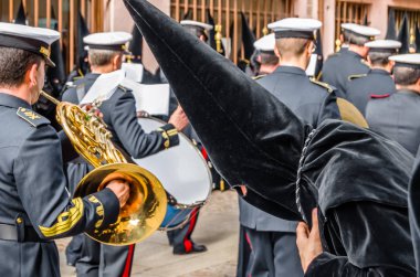 Zamora, İspanya - 25 Mart 2016: Geleneksel İspanyolca kutsal hafta (Semana Noel Baba) alay üzerinde Kutsal Cuma sokaklarda Zamora (Castilla y Leon), İspanya
