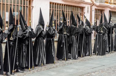 Zamora, İspanya - 25 Mart 2016: Geleneksel İspanyolca kutsal hafta (Semana Noel Baba) alay üzerinde Kutsal Cuma sokaklarda Zamora (Castilla y Leon), İspanya