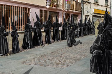 Zamora, İspanya - 25 Mart 2016: Geleneksel İspanyolca kutsal hafta (Semana Noel Baba) alay üzerinde Kutsal Cuma sokaklarda Zamora (Castilla y Leon), İspanya