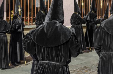 Zamora, İspanya - 25 Mart 2016: Geleneksel İspanyolca kutsal hafta (Semana Noel Baba) alay üzerinde Kutsal Cuma sokaklarda Zamora (Castilla y Leon), İspanya