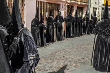 Zamora, İspanya - 25 Mart 2016: Geleneksel İspanyolca kutsal hafta (Semana Noel Baba) alay üzerinde Kutsal Cuma sokaklarda Zamora (Castilla y Leon), İspanya