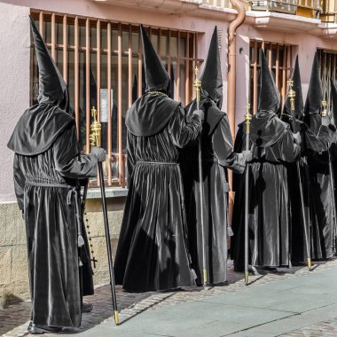 Zamora, İspanya - 25 Mart 2016: Geleneksel İspanyolca kutsal hafta (Semana Noel Baba) alay üzerinde Kutsal Cuma sokaklarda Zamora (Castilla y Leon), İspanya