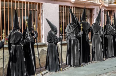 Zamora, İspanya - 25 Mart 2016: Geleneksel İspanyolca kutsal hafta (Semana Noel Baba) alay üzerinde Kutsal Cuma sokaklarda Zamora (Castilla y Leon), İspanya