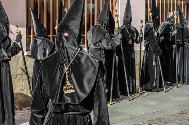 Zamora, İspanya - 25 Mart 2016: Geleneksel İspanyolca kutsal hafta (Semana Noel Baba) alay üzerinde Kutsal Cuma sokaklarda Zamora (Castilla y Leon), İspanya