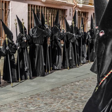 Zamora, İspanya - 25 Mart 2016: Geleneksel İspanyolca kutsal hafta (Semana Noel Baba) alay üzerinde Kutsal Cuma sokaklarda Zamora (Castilla y Leon), İspanya