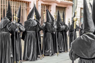 Zamora, İspanya - 25 Mart 2016: Geleneksel İspanyolca kutsal hafta (Semana Noel Baba) alay üzerinde Kutsal Cuma sokaklarda Zamora (Castilla y Leon), İspanya