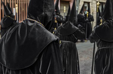 Zamora, İspanya - 25 Mart 2016: Geleneksel İspanyolca kutsal hafta (Semana Noel Baba) alay üzerinde Kutsal Cuma sokaklarda Zamora (Castilla y Leon), İspanya