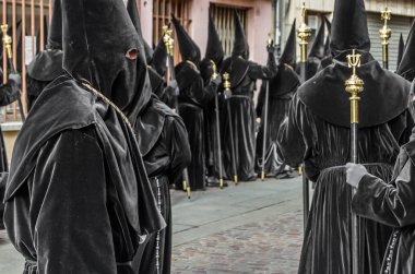 Zamora, İspanya - 25 Mart 2016: Geleneksel İspanyolca kutsal hafta (Semana Noel Baba) alay üzerinde Kutsal Cuma sokaklarda Zamora (Castilla y Leon), İspanya