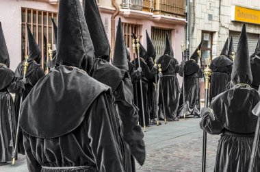 Zamora, İspanya - 25 Mart 2016: Geleneksel İspanyolca kutsal hafta (Semana Noel Baba) alay üzerinde Kutsal Cuma sokaklarda Zamora (Castilla y Leon), İspanya