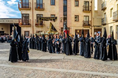 Zamora, İspanya - 25 Mart 2016: Geleneksel İspanyolca kutsal hafta (Semana Noel Baba) alay üzerinde Kutsal Cuma sokaklarda Zamora (Castilla y Leon), İspanya