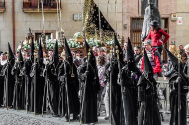 Zamora, İspanya - 25 Mart 2016: Geleneksel İspanyolca kutsal hafta (Semana Noel Baba) alay üzerinde Kutsal Cuma sokaklarda Zamora (Castilla y Leon), İspanya