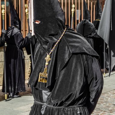 Zamora, İspanya - 25 Mart 2016: Geleneksel İspanyolca kutsal hafta (Semana Noel Baba) alay üzerinde Kutsal Cuma sokaklarda Zamora (Castilla y Leon), İspanya