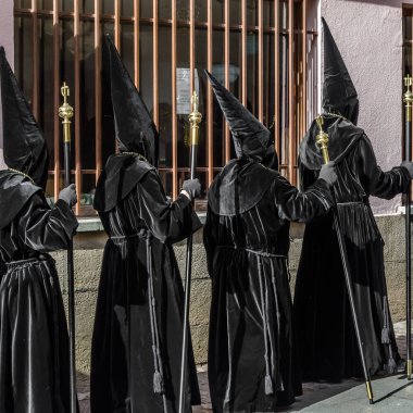 Zamora, İspanya - 25 Mart 2016: Geleneksel İspanyolca kutsal hafta (Semana Noel Baba) alay üzerinde Kutsal Cuma sokaklarda Zamora (Castilla y Leon), İspanya