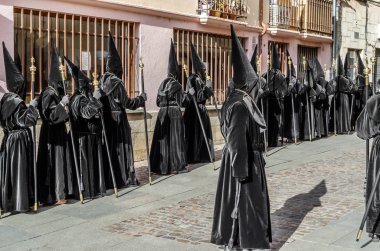 Zamora, İspanya - 25 Mart 2016: Geleneksel İspanyolca kutsal hafta (Semana Noel Baba) alay üzerinde Kutsal Cuma sokaklarda Zamora (Castilla y Leon), İspanya