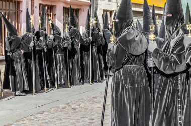 Zamora, İspanya - 25 Mart 2016: Geleneksel İspanyolca kutsal hafta (Semana Noel Baba) alay üzerinde Kutsal Cuma sokaklarda Zamora (Castilla y Leon), İspanya