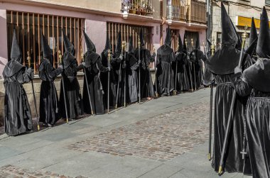 Zamora, İspanya - 25 Mart 2016: Geleneksel İspanyolca kutsal hafta (Semana Noel Baba) alay üzerinde Kutsal Cuma sokaklarda Zamora (Castilla y Leon), İspanya