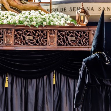 Zamora, İspanya - 25 Mart 2016: Geleneksel İspanyolca kutsal hafta (Semana Noel Baba) alay üzerinde Kutsal Cuma sokaklarda Zamora (Castilla y Leon), İspanya