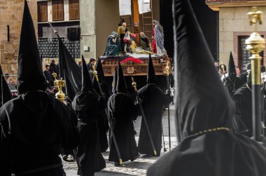 Zamora, İspanya - 25 Mart 2016: Geleneksel İspanyolca kutsal hafta (Semana Noel Baba) alay üzerinde Kutsal Cuma sokaklarda Zamora (Castilla y Leon), İspanya