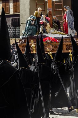 Zamora, İspanya - 25 Mart 2016: Geleneksel İspanyolca kutsal hafta (Semana Noel Baba) alay üzerinde Kutsal Cuma sokaklarda Zamora (Castilla y Leon), İspanya