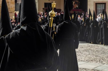 Zamora, İspanya - 25 Mart 2016: Geleneksel İspanyolca kutsal hafta (Semana Noel Baba) alay üzerinde Kutsal Cuma sokaklarda Zamora (Castilla y Leon), İspanya