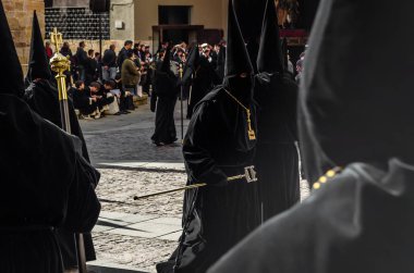 Zamora, İspanya - 25 Mart 2016: Geleneksel İspanyolca kutsal hafta (Semana Noel Baba) alay üzerinde Kutsal Cuma sokaklarda Zamora (Castilla y Leon), İspanya