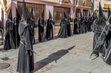 Zamora, İspanya - 25 Mart 2016: Geleneksel İspanyolca kutsal hafta (Semana Noel Baba) alay üzerinde Kutsal Cuma sokaklarda Zamora (Castilla y Leon), İspanya