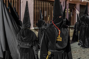 Zamora, İspanya - 25 Mart 2016: Geleneksel İspanyolca kutsal hafta (Semana Noel Baba) alay üzerinde Kutsal Cuma sokaklarda Zamora (Castilla y Leon), İspanya