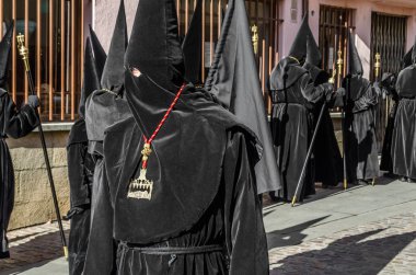 Zamora, İspanya - 25 Mart 2016: Geleneksel İspanyolca kutsal hafta (Semana Noel Baba) alay üzerinde Kutsal Cuma sokaklarda Zamora (Castilla y Leon), İspanya