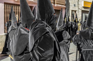 Zamora, İspanya - 25 Mart 2016: Geleneksel İspanyolca kutsal hafta (Semana Noel Baba) alay üzerinde Kutsal Cuma sokaklarda Zamora (Castilla y Leon), İspanya