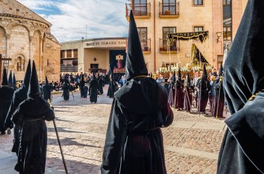 Zamora, İspanya - 25 Mart 2016: Geleneksel İspanyolca kutsal hafta (Semana Noel Baba) alay üzerinde Kutsal Cuma sokaklarda Zamora (Castilla y Leon), İspanya