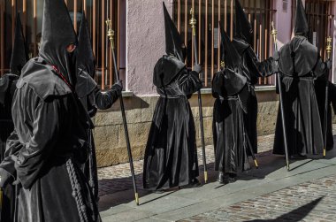 Zamora, İspanya - 25 Mart 2016: Geleneksel İspanyolca kutsal hafta (Semana Noel Baba) alay üzerinde Kutsal Cuma sokaklarda Zamora (Castilla y Leon), İspanya