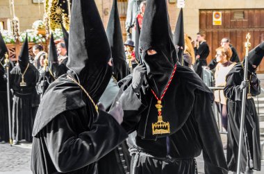 Zamora, İspanya - 25 Mart 2016: Geleneksel İspanyolca kutsal hafta (Semana Noel Baba) alay üzerinde Kutsal Cuma sokaklarda Zamora (Castilla y Leon), İspanya