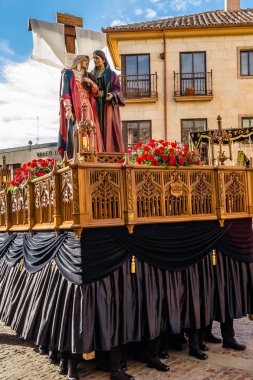 Zamora, İspanya - 25 Mart 2016: Geleneksel İspanyolca kutsal hafta (Semana Noel Baba) alay üzerinde Kutsal Cuma sokaklarda Zamora (Castilla y Leon), İspanya