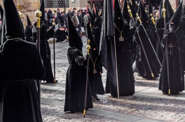 Zamora, İspanya - 25 Mart 2016: Geleneksel İspanyolca kutsal hafta (Semana Noel Baba) alay üzerinde Kutsal Cuma sokaklarda Zamora (Castilla y Leon), İspanya