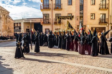 Zamora, İspanya - 25 Mart 2016: Geleneksel İspanyolca kutsal hafta (Semana Noel Baba) alay üzerinde Kutsal Cuma sokaklarda Zamora (Castilla y Leon), İspanya