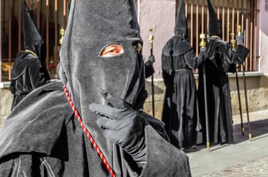 Zamora, İspanya - 25 Mart 2016: Geleneksel İspanyolca kutsal hafta (Semana Noel Baba) alay üzerinde Kutsal Cuma sokaklarda Zamora (Castilla y Leon), İspanya