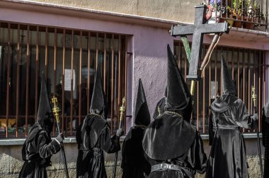 Zamora, İspanya - 25 Mart 2016: Geleneksel İspanyolca kutsal hafta (Semana Noel Baba) alay üzerinde Kutsal Cuma sokaklarda Zamora (Castilla y Leon), İspanya