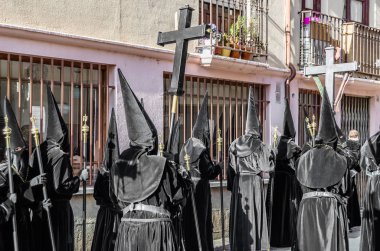 Zamora, İspanya - 25 Mart 2016: Geleneksel İspanyolca kutsal hafta (Semana Noel Baba) alay üzerinde Kutsal Cuma sokaklarda Zamora (Castilla y Leon), İspanya