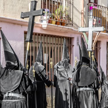 Zamora, İspanya - 25 Mart 2016: Geleneksel İspanyolca kutsal hafta (Semana Noel Baba) alay üzerinde Kutsal Cuma sokaklarda Zamora (Castilla y Leon), İspanya