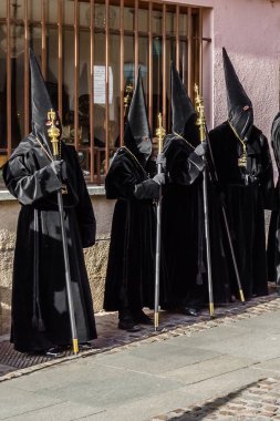 Zamora, İspanya - 25 Mart 2016: Geleneksel İspanyolca kutsal hafta (Semana Noel Baba) alay üzerinde Kutsal Cuma sokaklarda Zamora (Castilla y Leon), İspanya