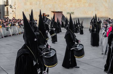 Geleneksel İspanyolca kutsal hafta alayı