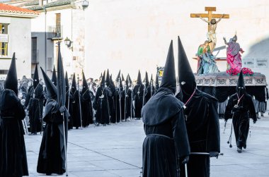 Geleneksel İspanyolca kutsal hafta alayı